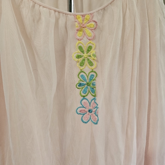 1960s vintage nightgown - Picture 2 of 8